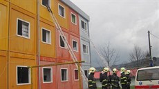 Nkteré z obyvatel hasii evakuovali z domu pes ebík.