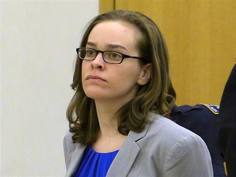 Amerianka Lacey Spearceová odsouzená za vradu svého ptiletého syna (3. dubna...