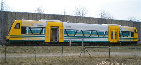 Motorový vz Stadler Regio Shuttle, který si eské dráhy pjily od dopravce...