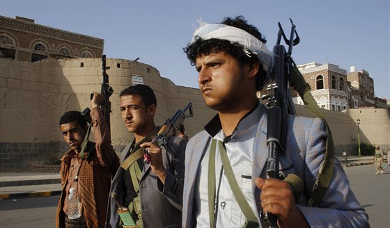 Húsíovci, jemenští šíitští povstalci, v Saná (1. dubna 2015).