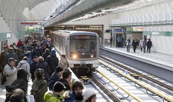 Otevení ty nových stanic praského metra linky A (6. dubna 2015).