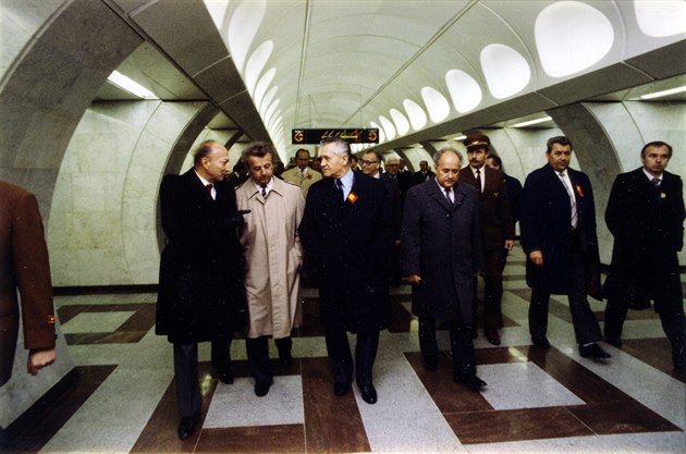 Zahájení provozu linky B metra 2. listopadu 1985.