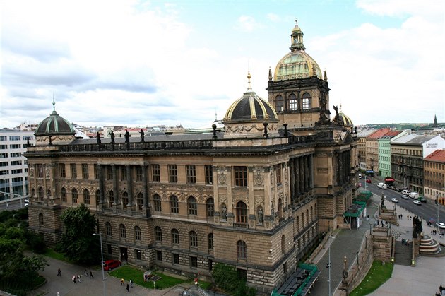 Historická budova Národního muzea v horní ásti Václavského námstí.