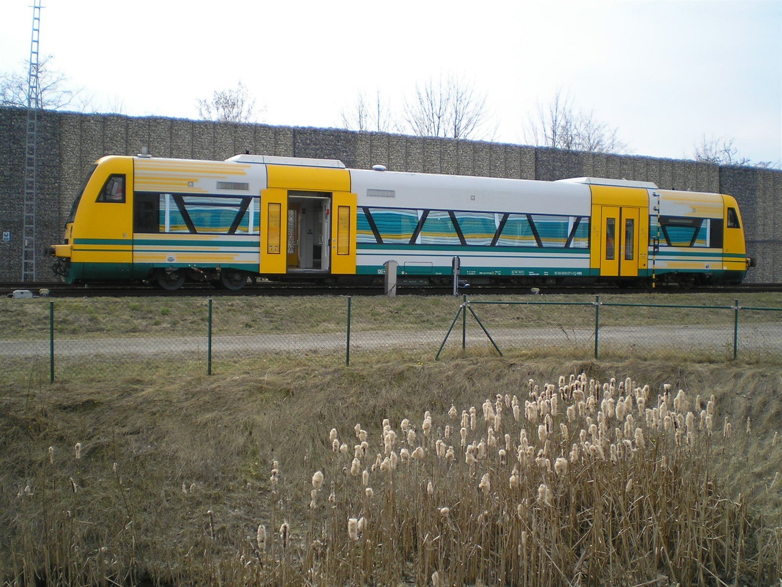 Motorový v�z Stadler Regio Shuttle, který si �eské dráhy p�j�ily od dopravce...