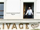 éf americké diplomacie John Kerry vyhlíí z okna hotelu Beau Rivage Palace v...
