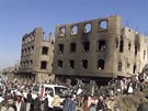 Následky náletu v jemenském mst Jaríd (31. bezna 2015)