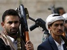 Příznivci Hútíovců v Sanaa na demonstraci proti náletům arabské koalice (5....