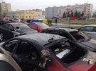 Na sídliti v Mladé Boleslavi hoelo sedm aut, odhadnutá koda je dva miliony...