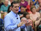 Republikánský senátor Ted Cruz hovoí v Sioux City ve stát Iowa na téma...