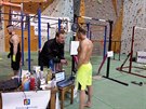 Jan Kare pokrauje v pekonávání rekordu v potu shyb v lezecké arén Big...