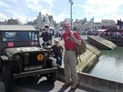Marhoulv jeep na oslavách vylodní spojenc v Bretani.