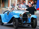 Jan Pirk ve vypjeném voze znaky Bugatti.