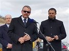 Na slavnostn�m zah�jen� stavby dvou �sek� D3 se se�li zleva �editel �SD Jan...