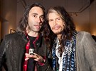 Podnikatel Justin Murdock a frontman Aerosmith Steven Tyler na vernisái...