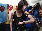 Mick Jagger v zákulisí amerického turné k albu Exile on Main Street v roce 1972...