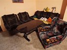 Pvodní obývací pokoj byl zaízený nábytkem v kdysi oblíbeném mikroplyi.