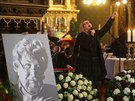 Tereza ernochová zpívala na pohbu Miroslava Ondíka (7. dubna 2015)