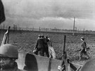 Snímek z útoku na první linii pevnosti Dunkerque dne 28. íjna 1944
