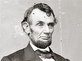 Americký prezident Abraham Lincoln na snímku z 9. února 1864 fotografa...