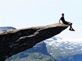 Nkteí turisté a adrenalinoví nadenci podstoupí cokoli, aby si do své sbírky...