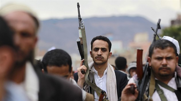 Jement it demonstruj proti nletm arabsk koalice (26. bezna 2015)