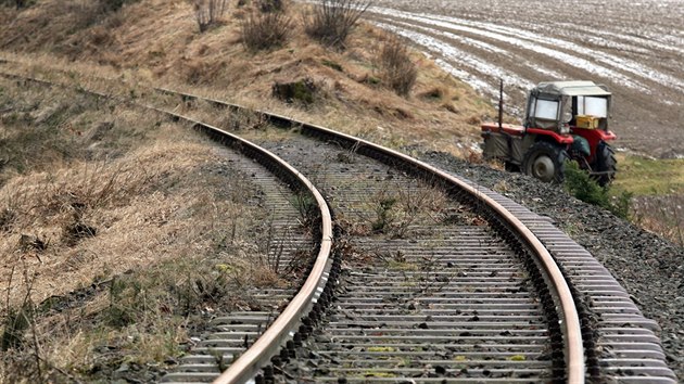Obnova nepouvan eleznin trati do Nmecka, uzaven od dob elezn opony. Pohled na nmeckou stranu.