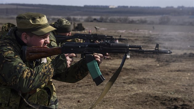 Rusové v Donbasu v posledních dnech mní taktiku, místo boj cvií separatisty....