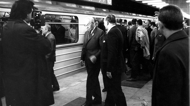 Slavnostní zahájení provozu metra C, které se konalo 9. kvtna 1974 na Kaerov.