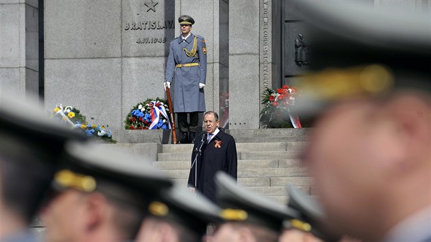 Rusk ministr zahrani Sergej Lavrov na vzpomnkov akci u pleitosti 70. vro osvobozen Bratislavy. (4. dubna 2015)