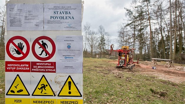 V T�bo�e-V�trovech za�ala stavba rozhledny H�la�ka.