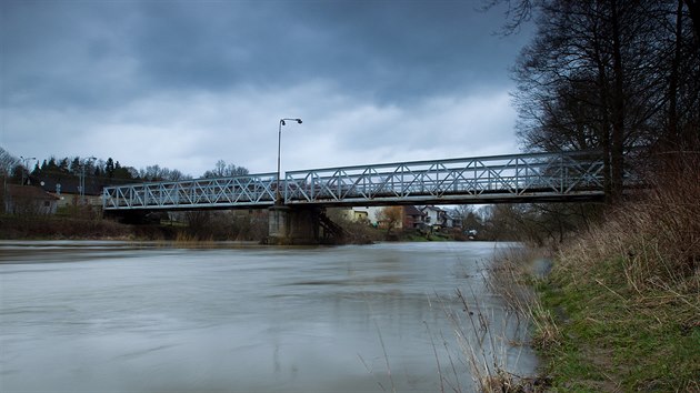 Stane se svinarský most v Hradci Králové, pojmenovaný po místním rodákovi plukovníku Šrámkovi, kulturní památkou? (2. 4. 2015).