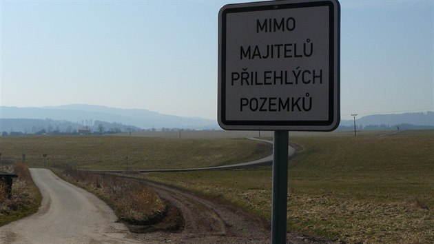 Město otevřelo vloni asfaltový úsek z Vižňova do Starostína (3.4.2015).