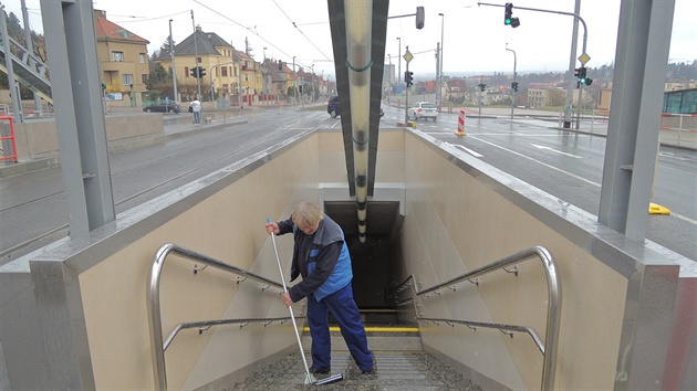 Do metra ve stanici Bo�islavka te�e.