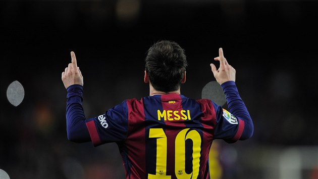 Lionel Messi z Barcelony se raduje z glu v duelu s Almeri.