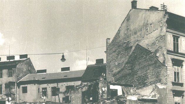 Jezuitská ulice (březen 1945)