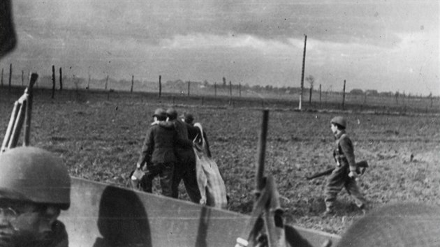 Snmek z toku na prvn linii pevnosti Dunkerque dne 28. jna 1944