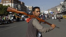 Jementí povstalci navrhují mírový dialog. Chtjí konec nálet a dohled  (5....