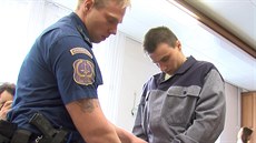 Ob�alovaný Josef Novák p�ed soudem kv�li p�ejetí policistky