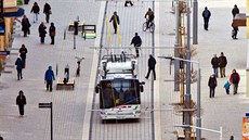 Na t�ídu Míru se vrátily trolejbusy.