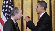 Americký prezident Barack Obama vyznamenal 2. b�ezna dvacet amerických um�lc�...