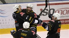 Radost hokejist Chomutova.