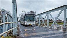 Stane se svinarský most v Hradci Králové, pojmenovaný po místním rodákovi...