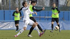 Momentka ze čtvrtfinále domácího poháru mezi Slováckem (bílá) a Mladou Boleslaví