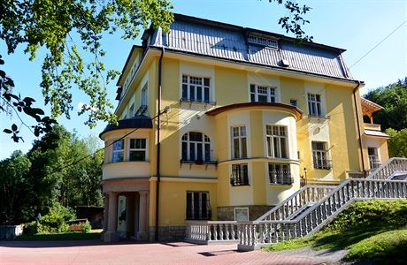 Modernistická vila továrníka Löw-Beera v Plpecnu na Svitavsku postavená v...