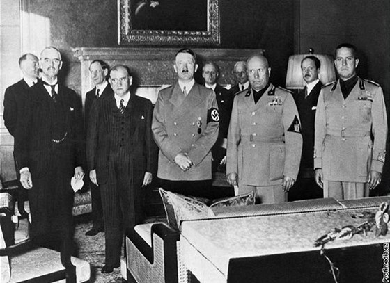 Signatái Mnichova: Zleva Neville Chamberlain (Velká Británie), Edouard Daladier (Francie), Adolf Hitler (Nmecko) a Benito Mussolini (Itálie).