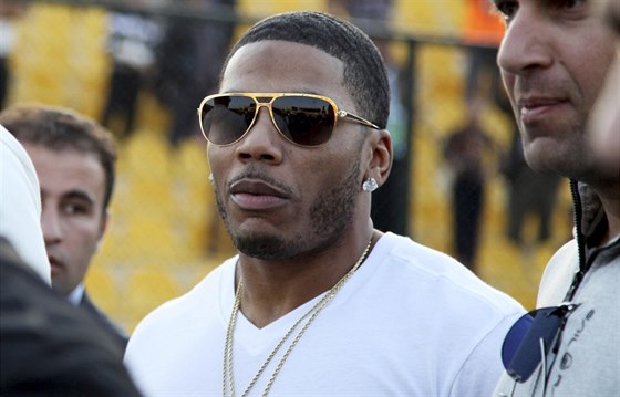 Rappera Nellyho zatkla policie pro drení drog.