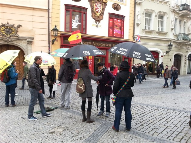 Prvodci v Celetné ulici.