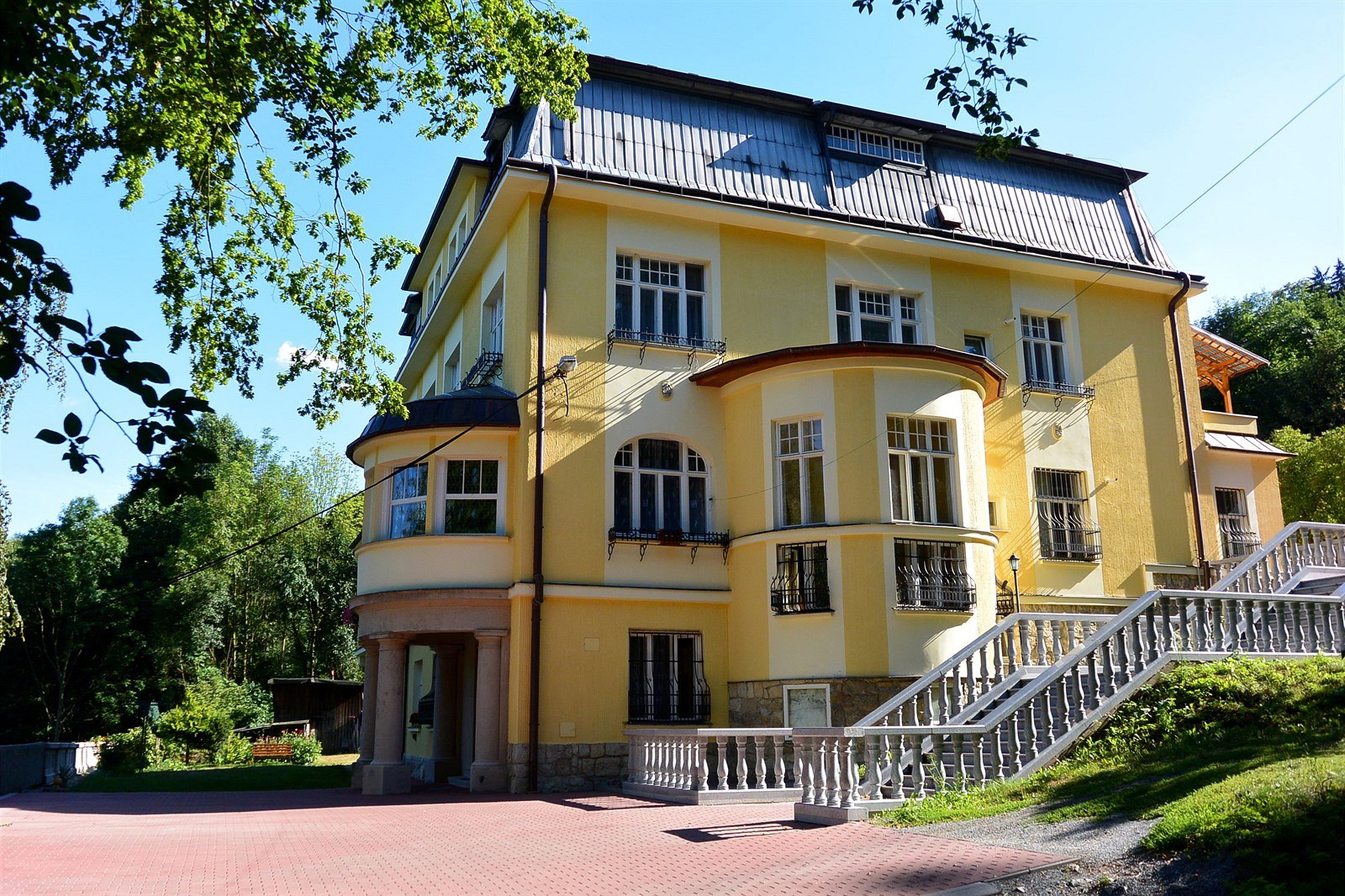 Modernistická vila továrníka Löw-Beera v P�lpecnu na Svitavsku postavená v...