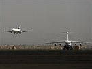 Letadla erveného kíe na letiti v Saná (11. dubna 2015)