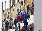 Benci na ostrov Lampedusa, v posledních dnech tisíce migrant pipluly k...